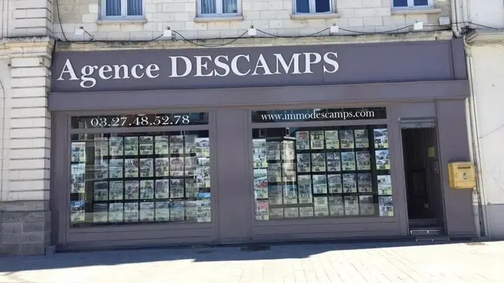 Ravalement de façade de couleur gris